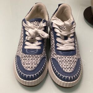 Universal Thread Navy and White Women’s Sneakers